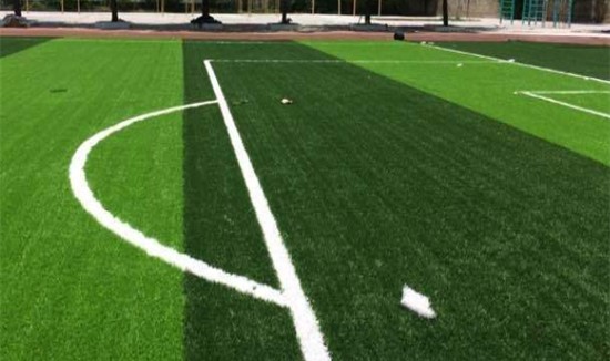 开云综合服务- 卡利亚里主场草皮翻新完成，技术型打法受益明显  