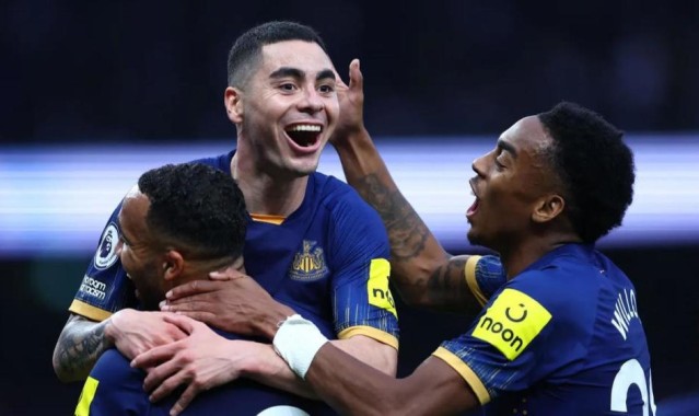 开云官方平台- 布莱顿黑马本色不改，德泽尔比执教理念获赞