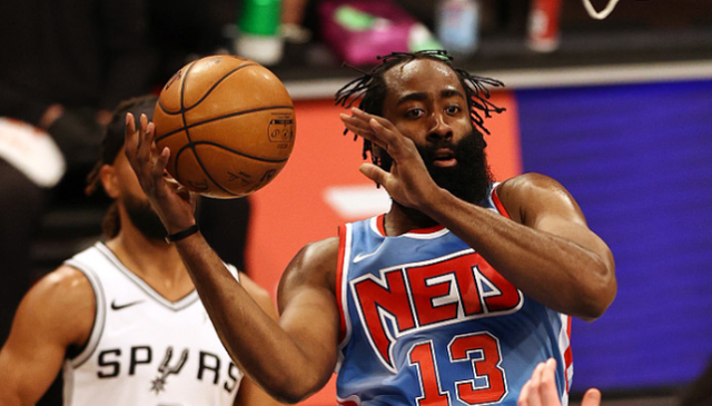 阿德巴约双二十热火大胜开拓者稳居前四  阿德巴约双二十热火大胜开拓者稳居前四