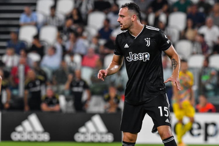  尤文后防核心伤退，布雷默缺阵影响防线稳定性  